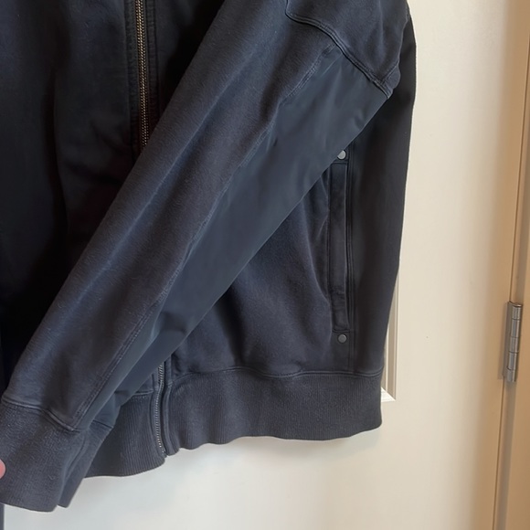 Men’s Lululemon Zip-Up Jacket - Picture 4 of 5